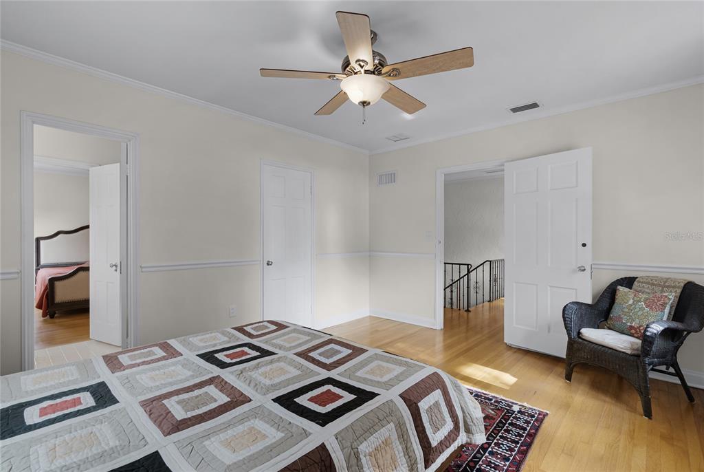 BEVERLY SHORES - Residential