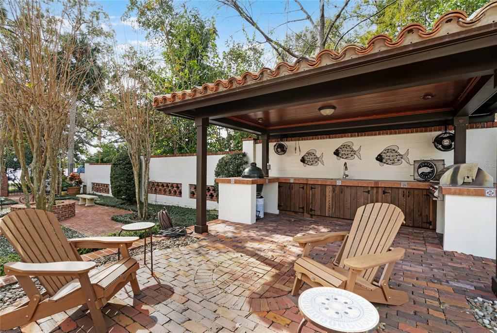 BEVERLY SHORES - Residential