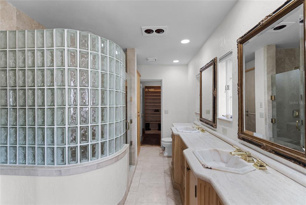 BEVERLY SHORES - Residential