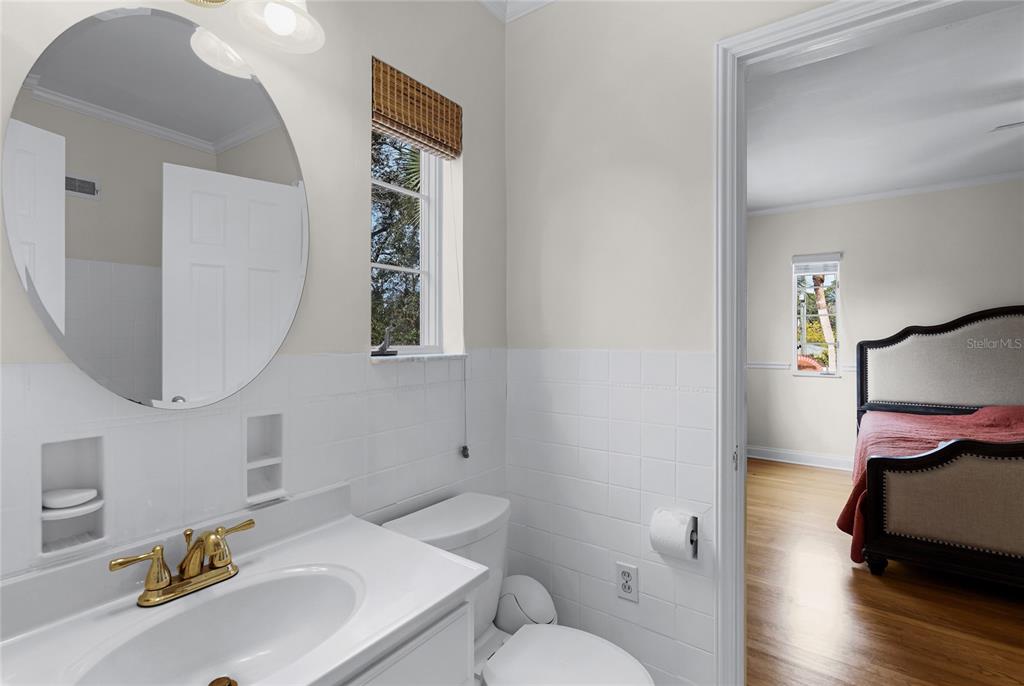 BEVERLY SHORES - Residential