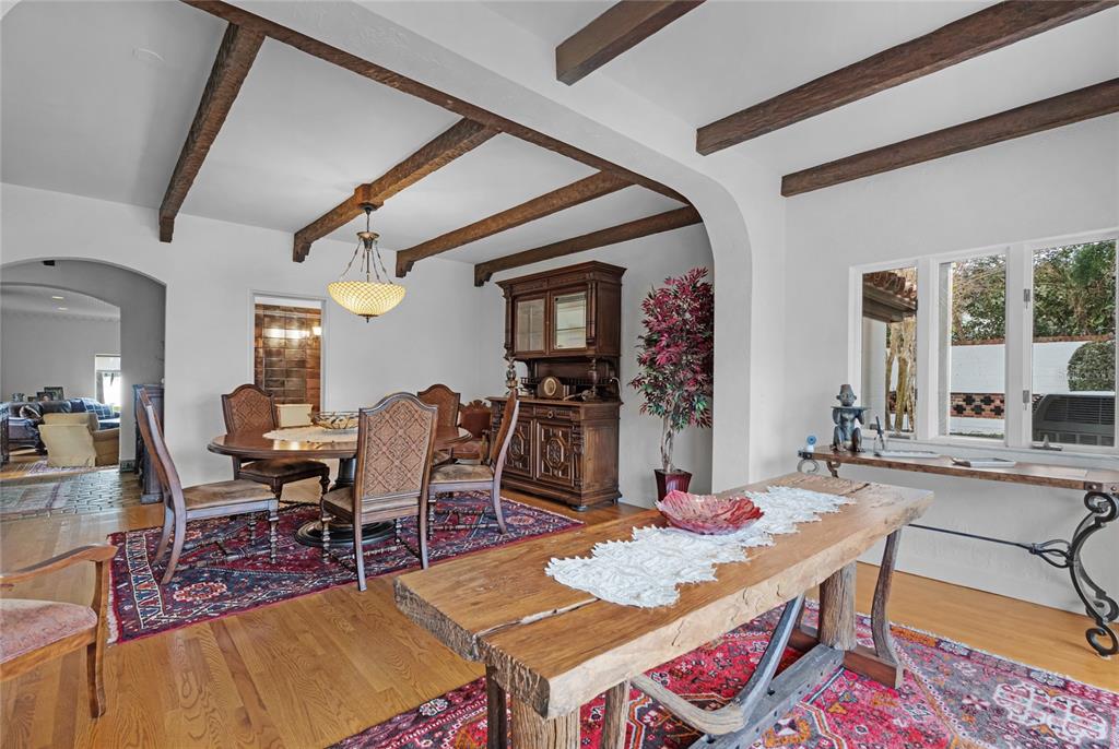 BEVERLY SHORES - Residential