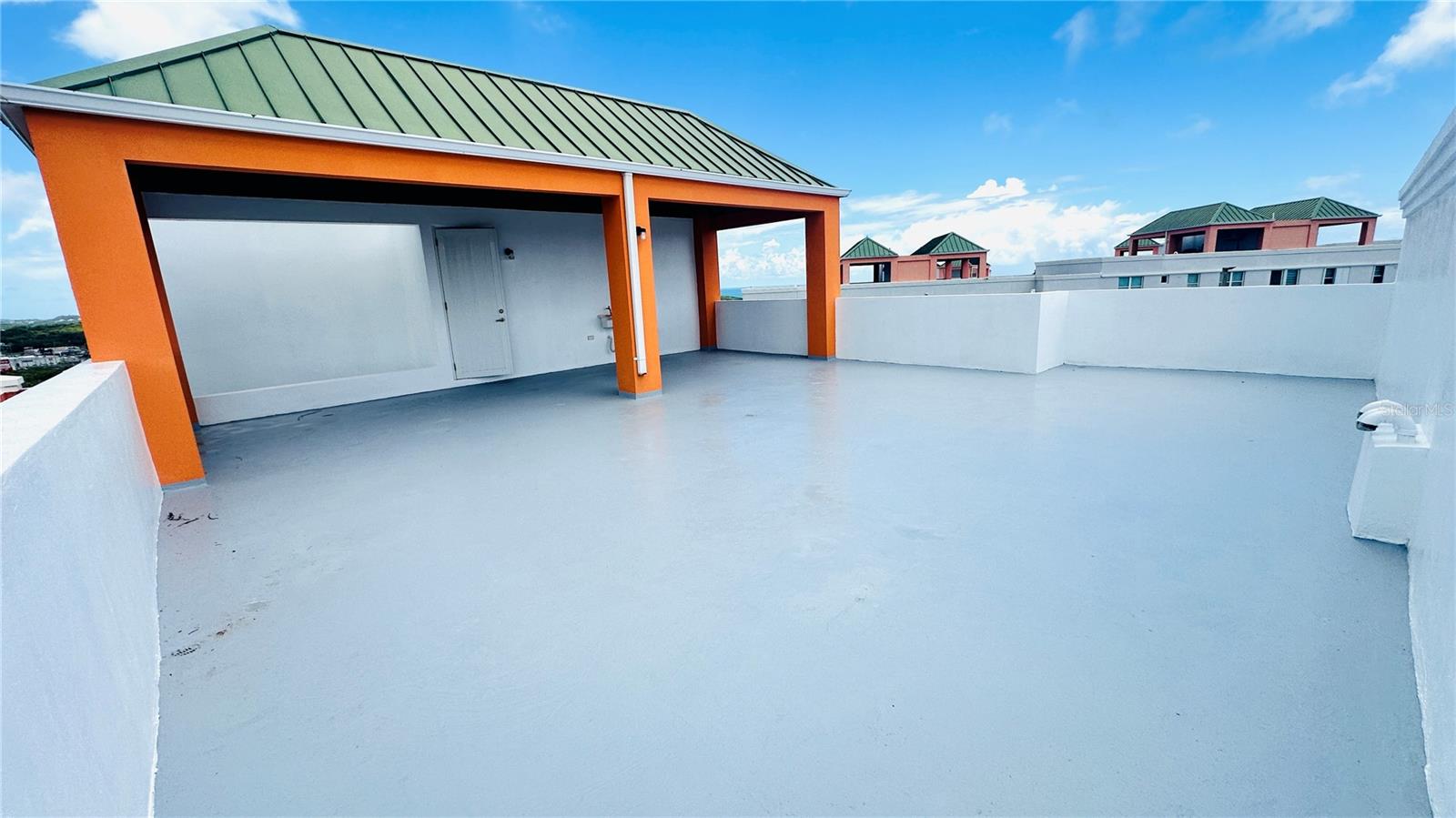 CONDOMINIO LA LOMA - Residential