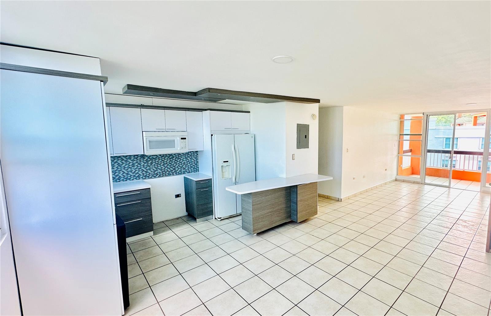 CONDOMINIO LA LOMA - Residential