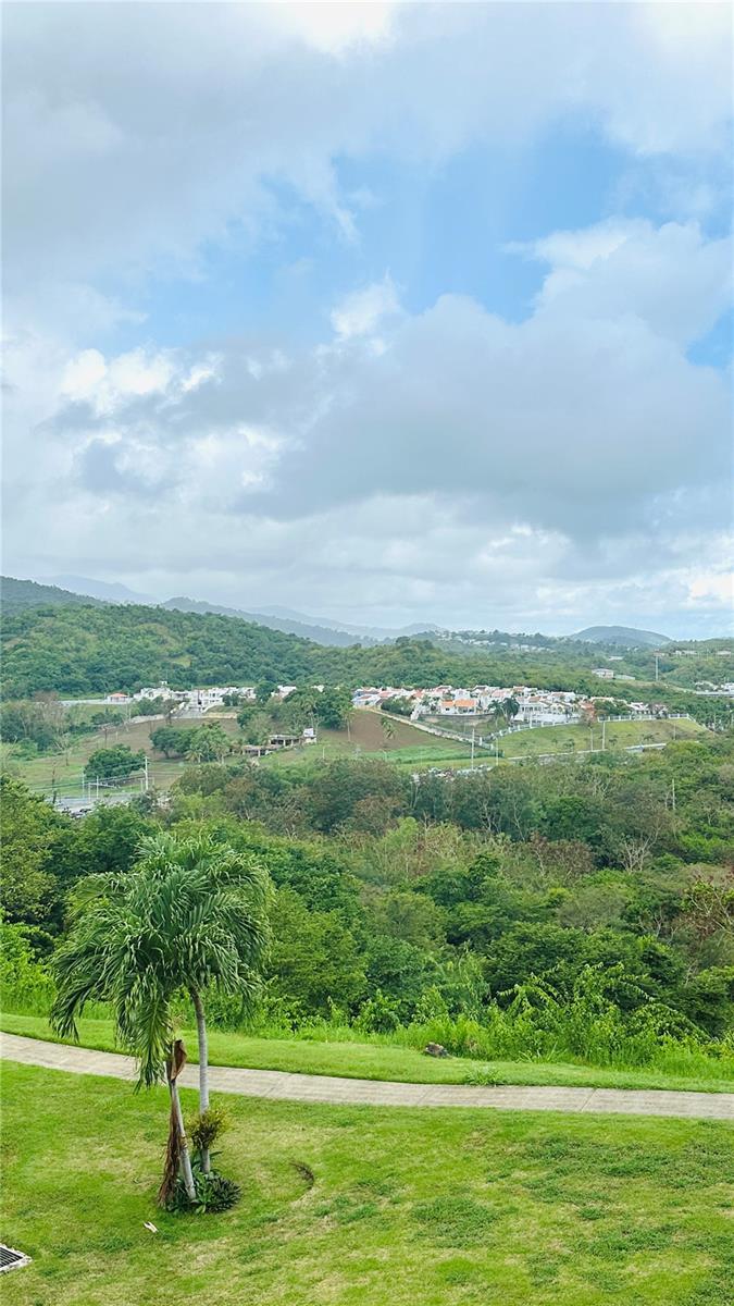 CONDOMINIO LA LOMA - Residential