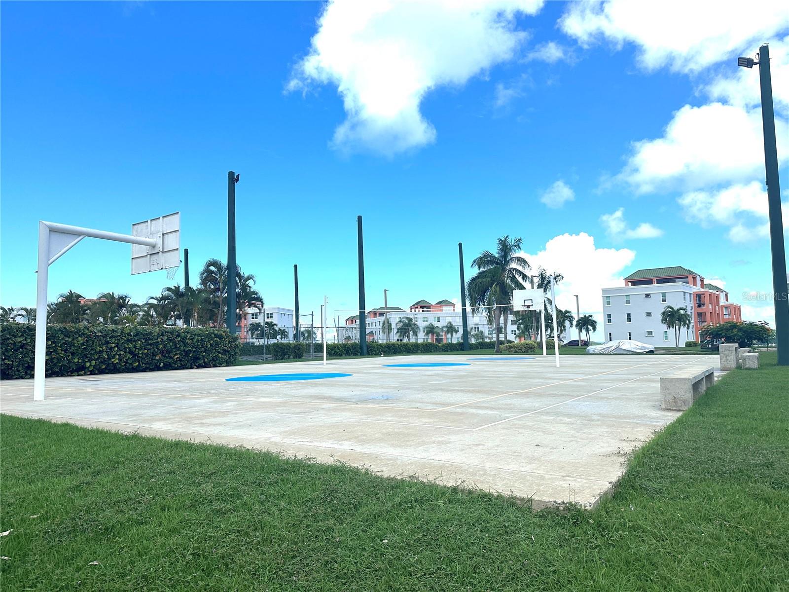 CONDOMINIO LA LOMA - Residential