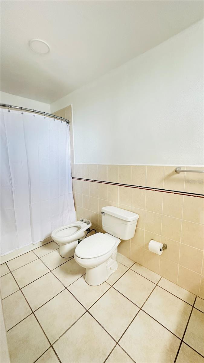 CONDOMINIO LA LOMA - Residential