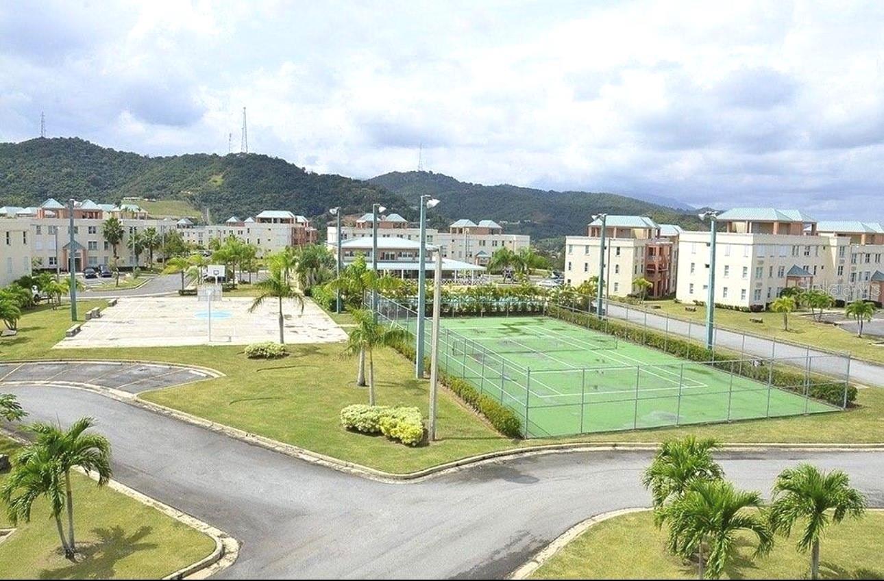 CONDOMINIO LA LOMA - Residential