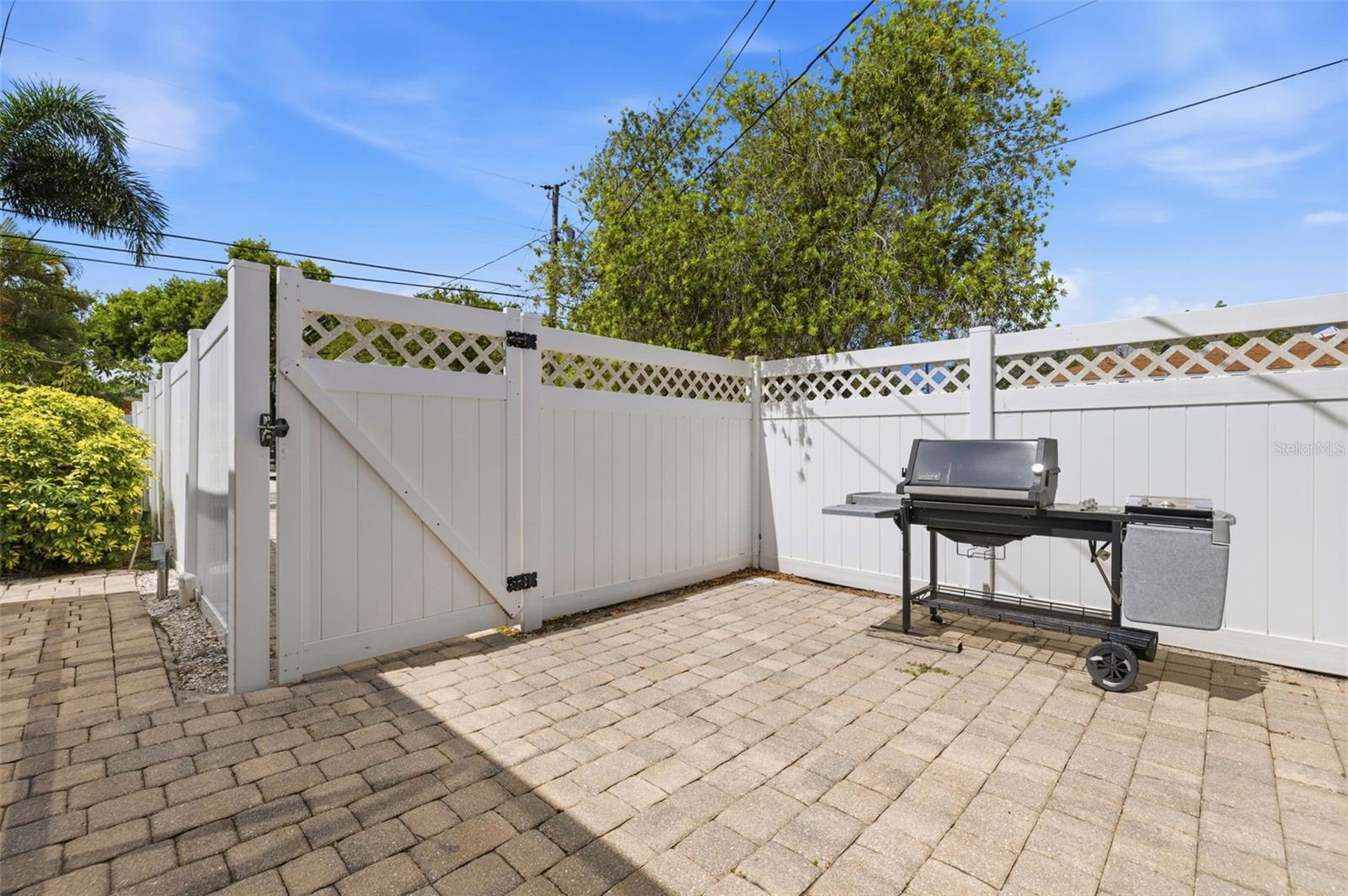 SNELL SHORES - Residential
