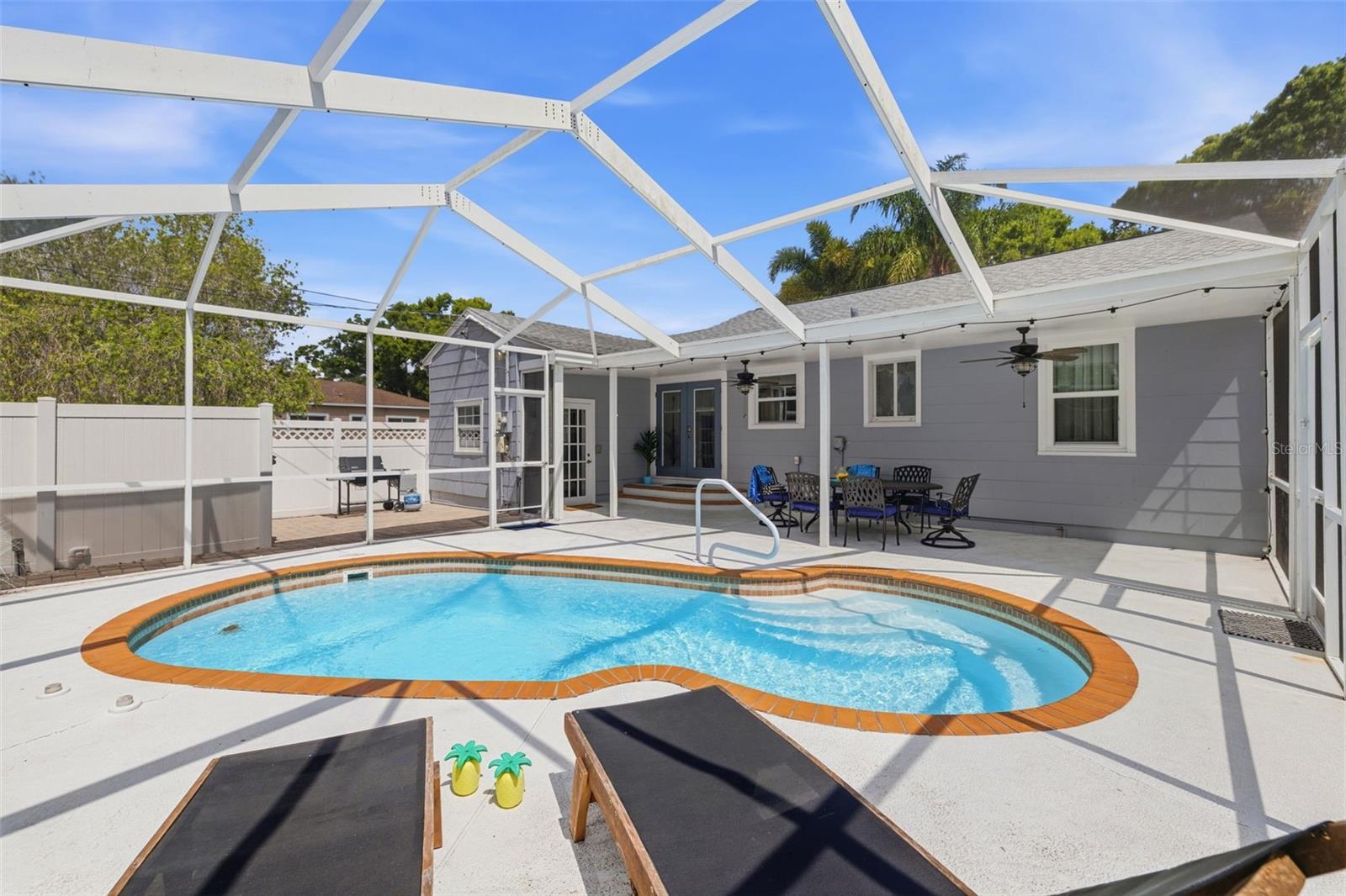 SNELL SHORES - Residential