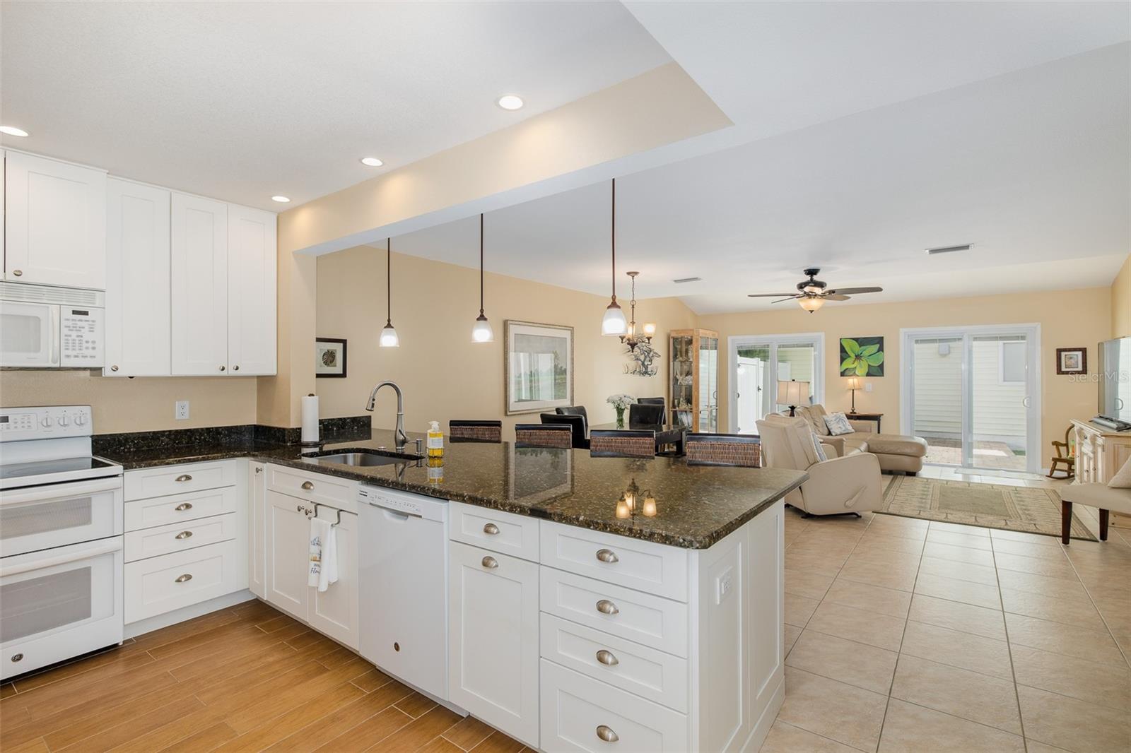 BROADWAY PALMS CONDO - Residential