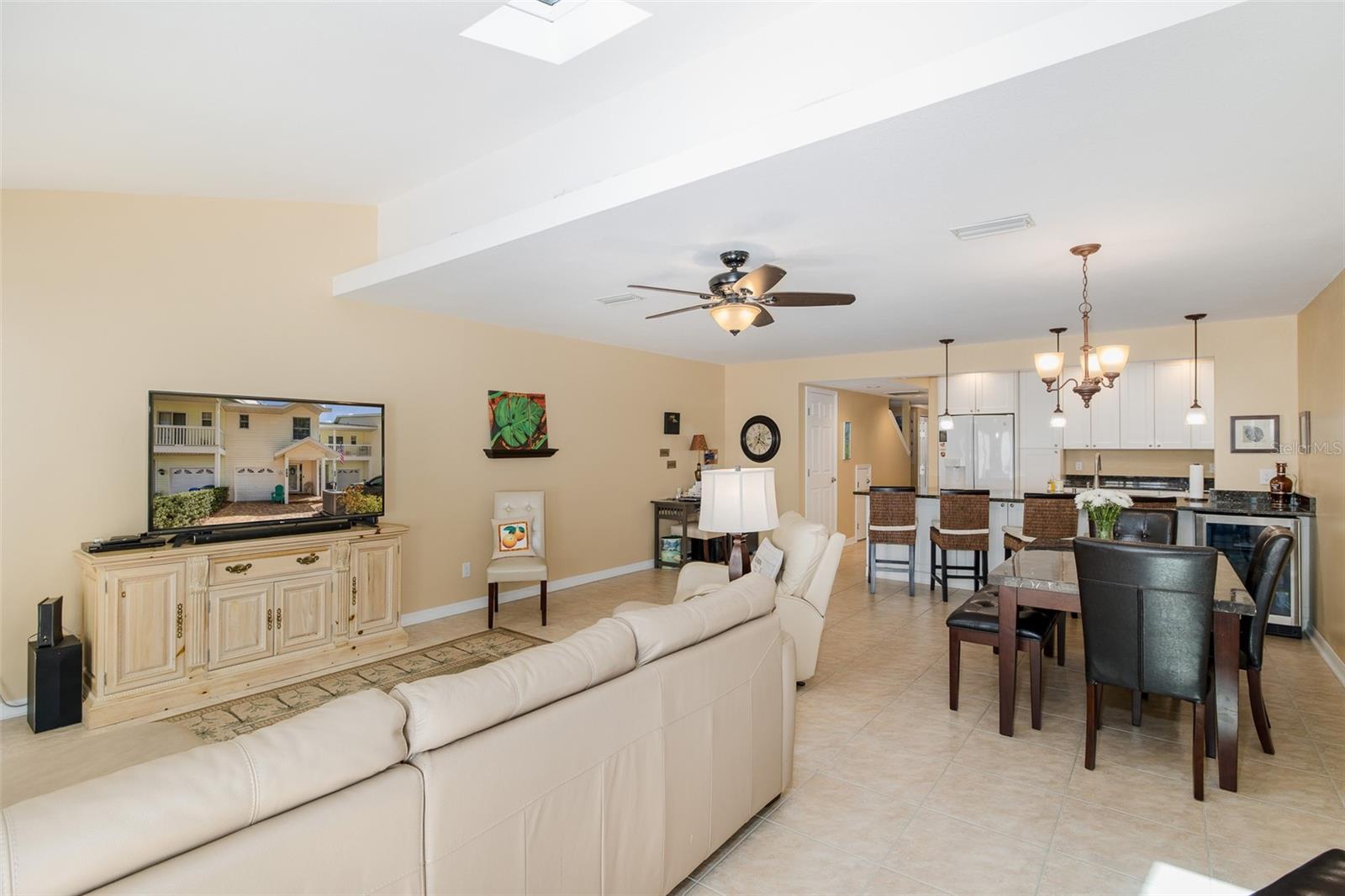 BROADWAY PALMS CONDO - Residential