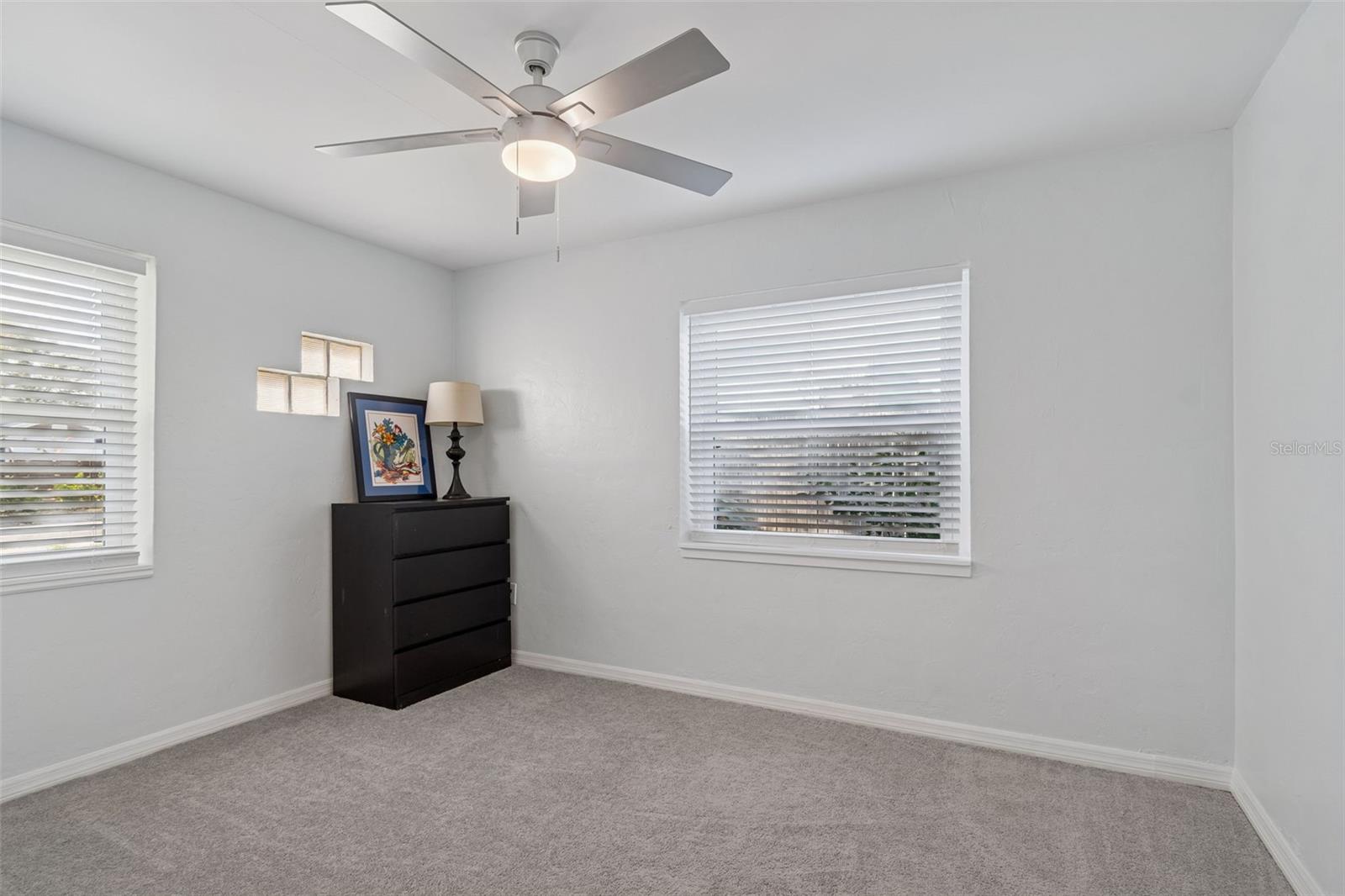 ROSS OAKS - Residential