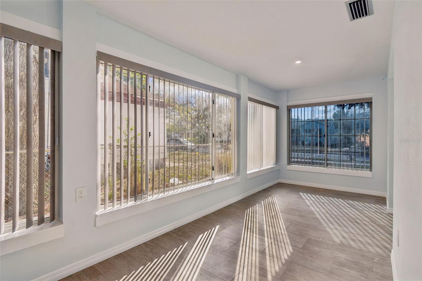 ROSS OAKS - Residential