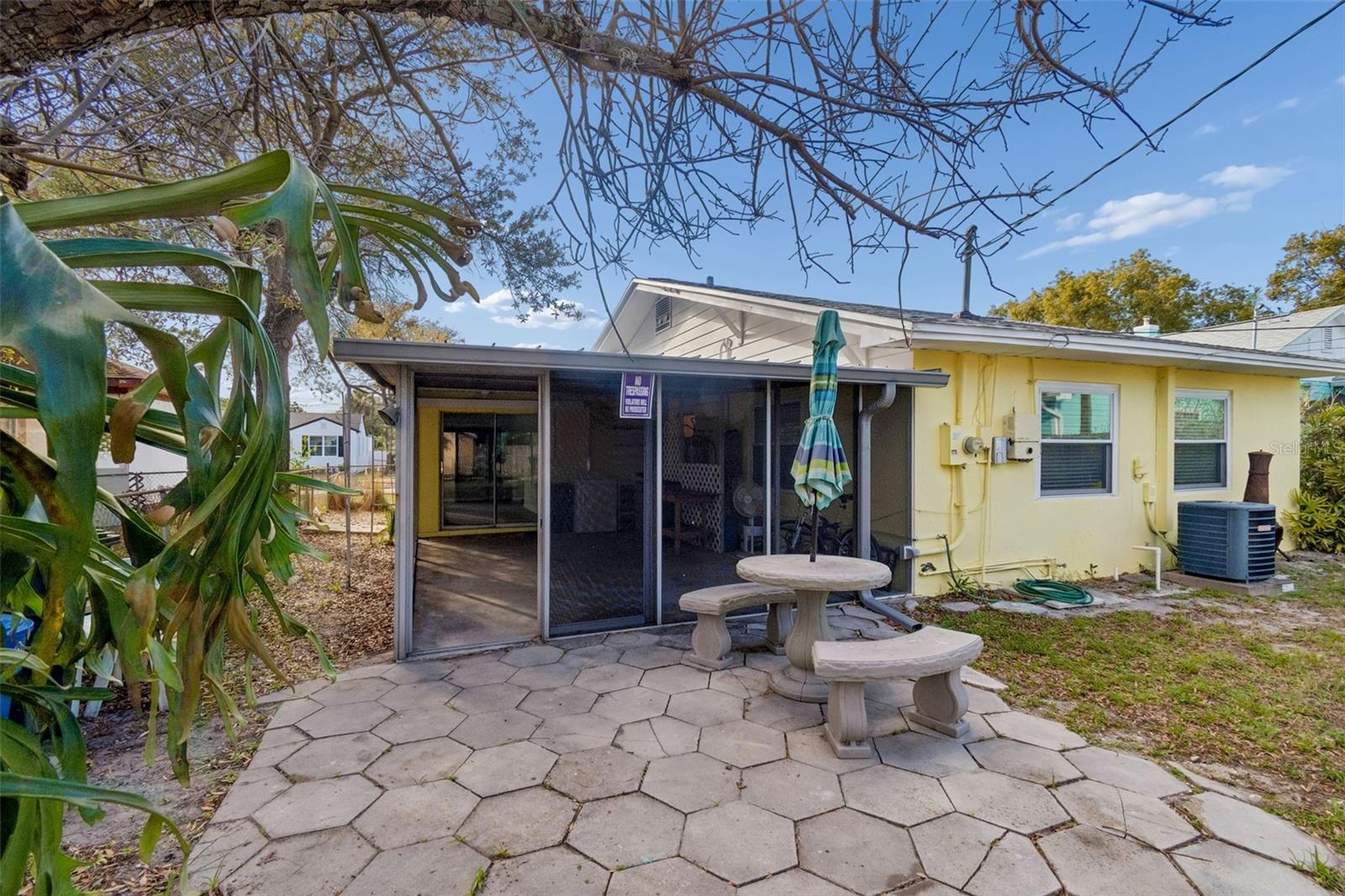 ROSS OAKS - Residential