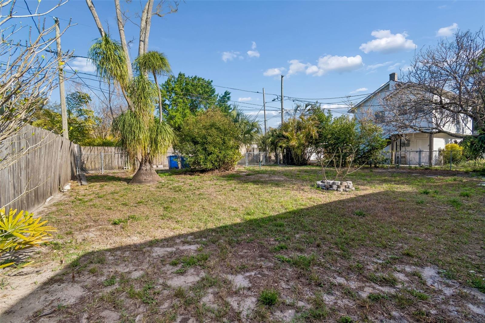 ROSS OAKS - Residential