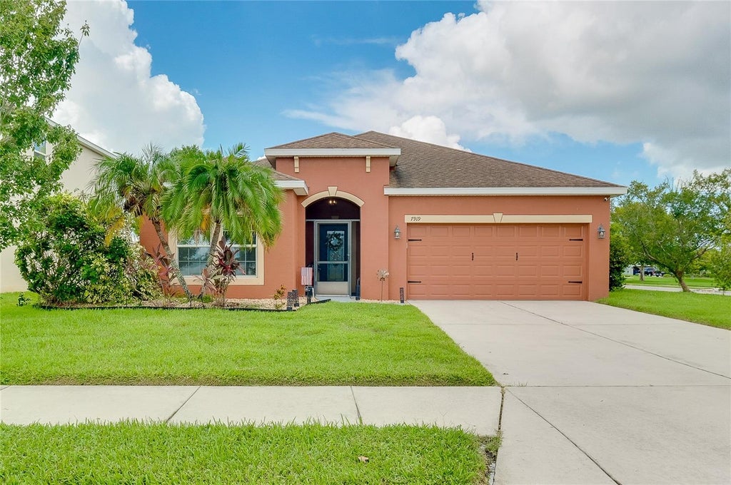 Photo of 7919 113th Ave E Avenue E, Parrish, FL 34219 (MLS # A4704100)