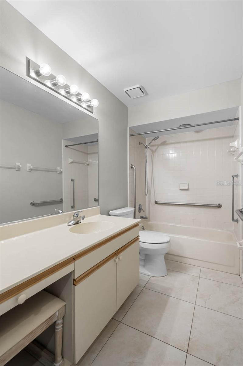 LANCASTER IV CONDO PH - Residential