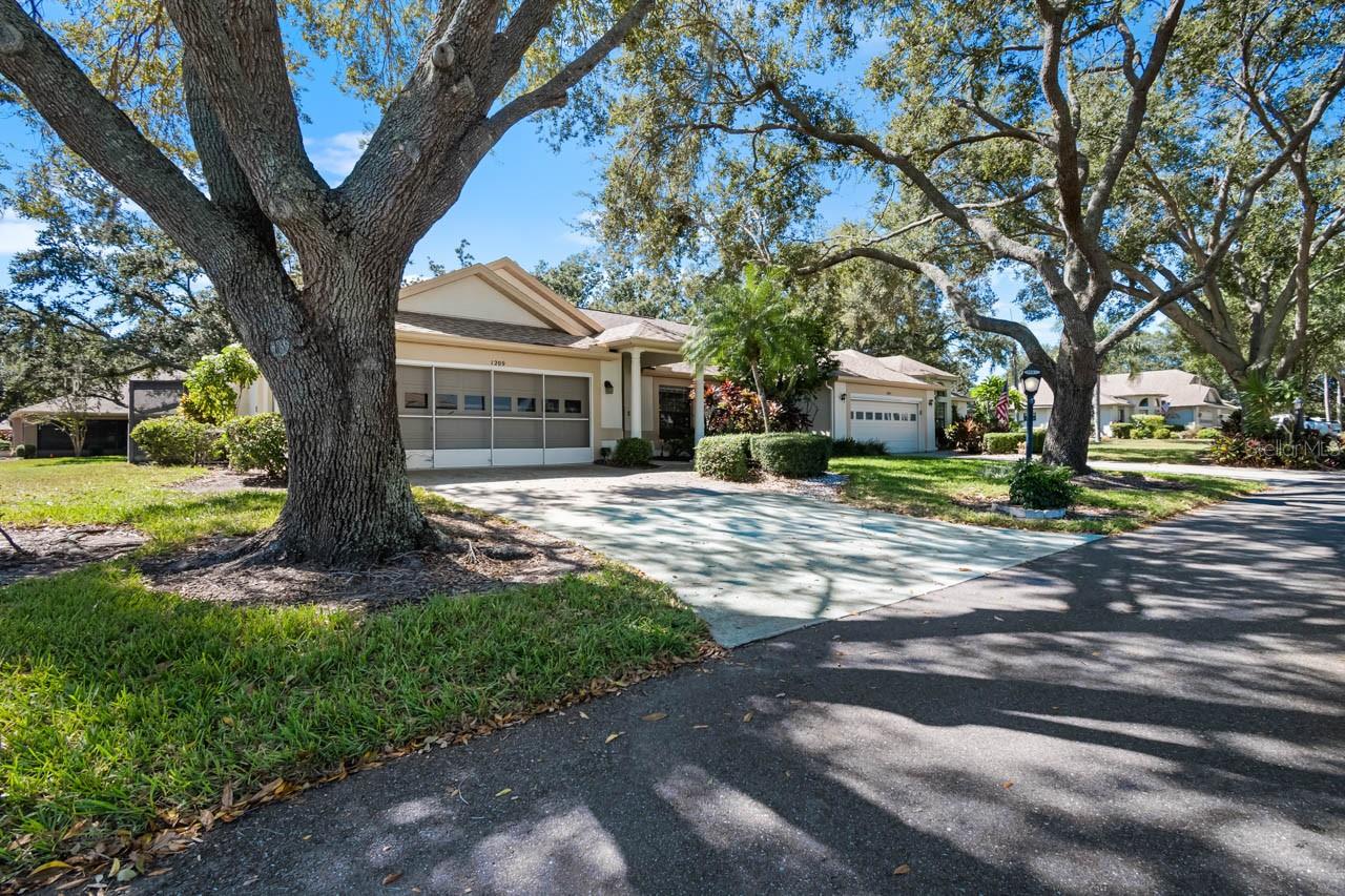 LANCASTER IV CONDO PH - Residential