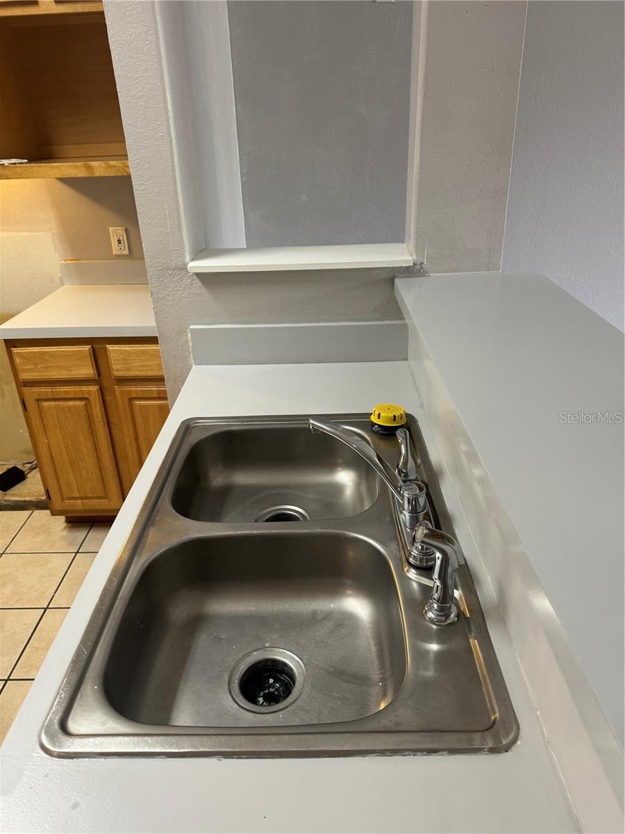 HAMPTOMS AT METROWEST - Residential