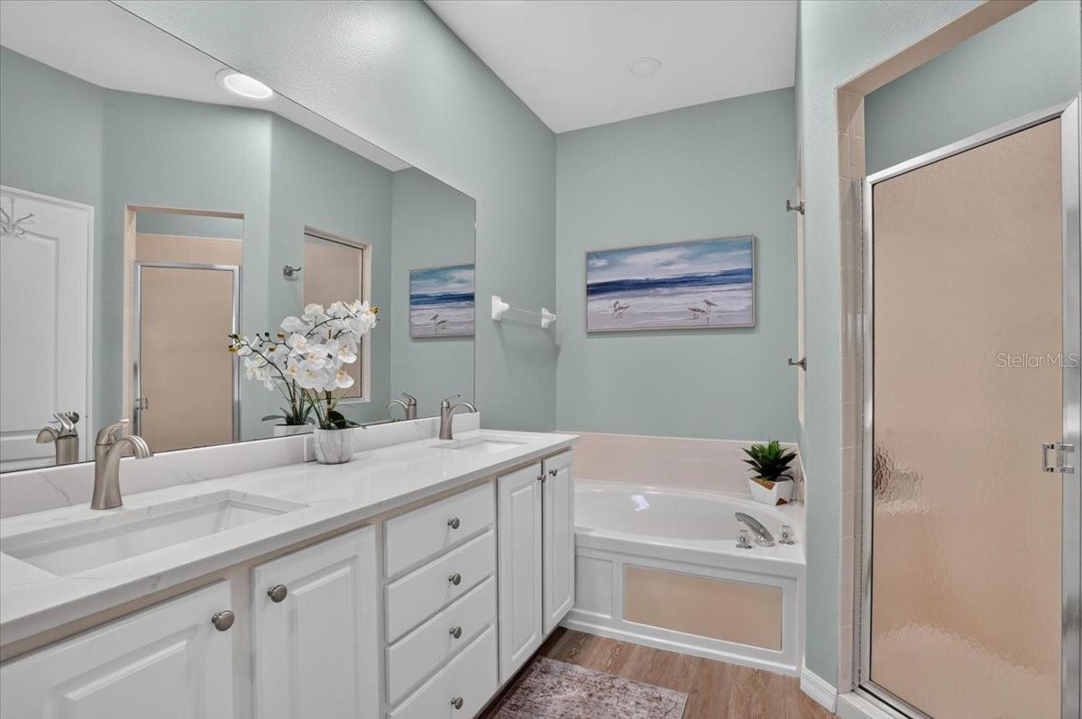 Picture for the property A4703271, 3 beds, 2 baths