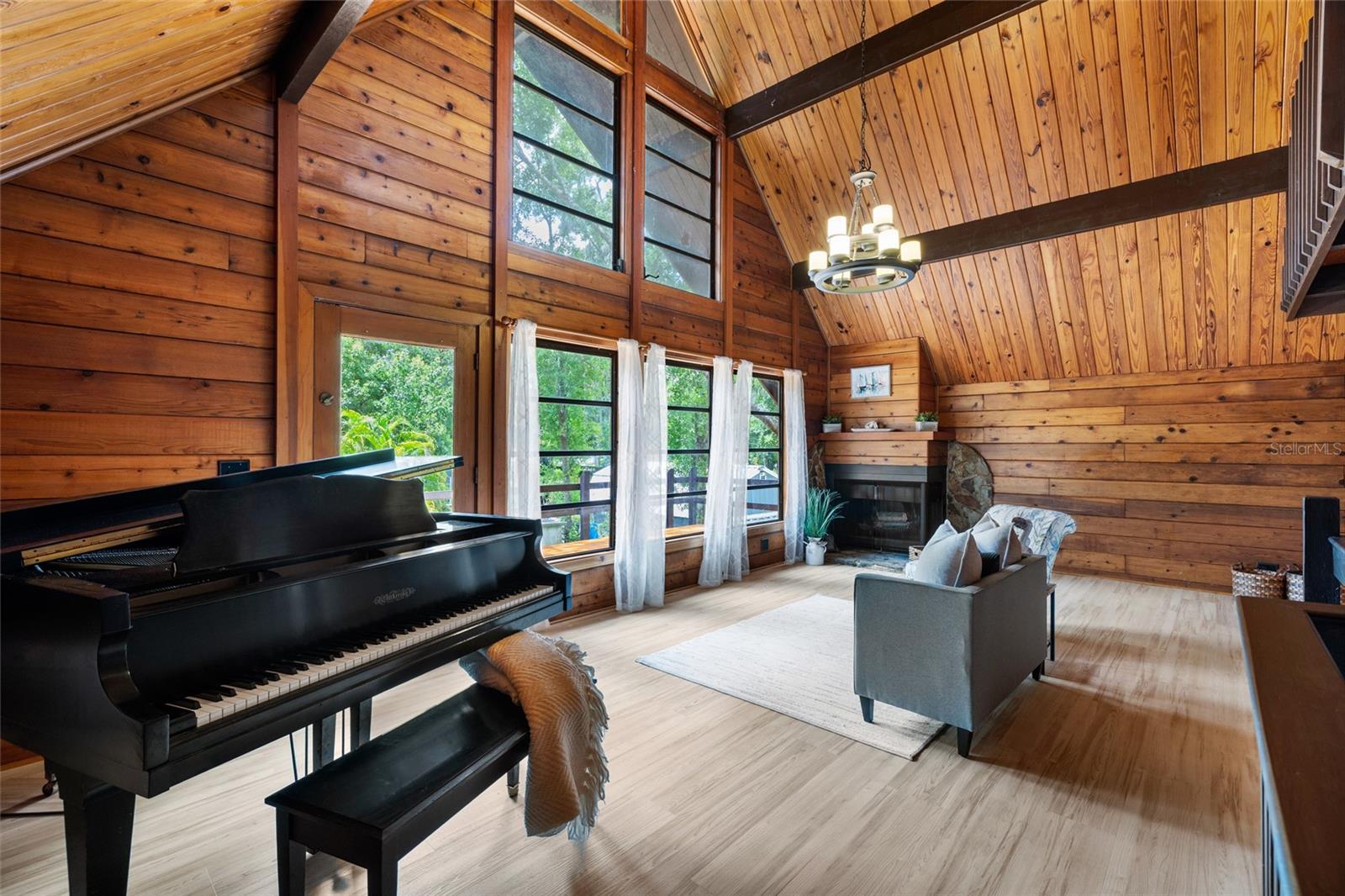 04 LAKES ESTATES - Residential