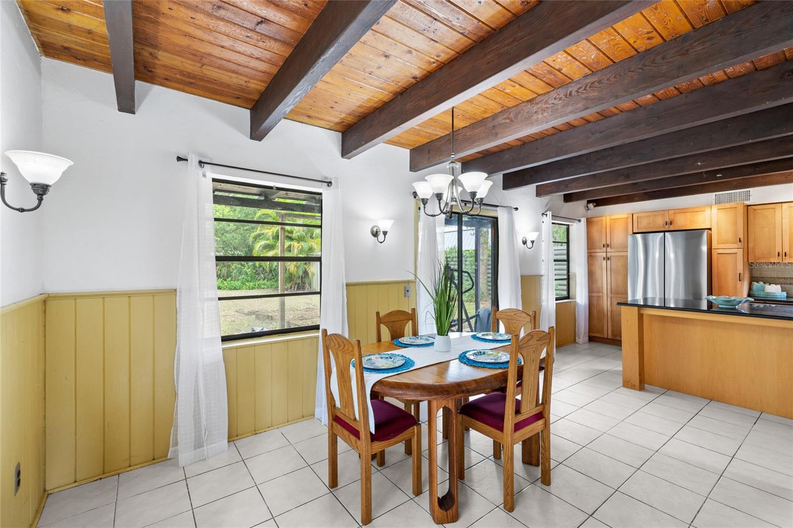 04 LAKES ESTATES - Residential
