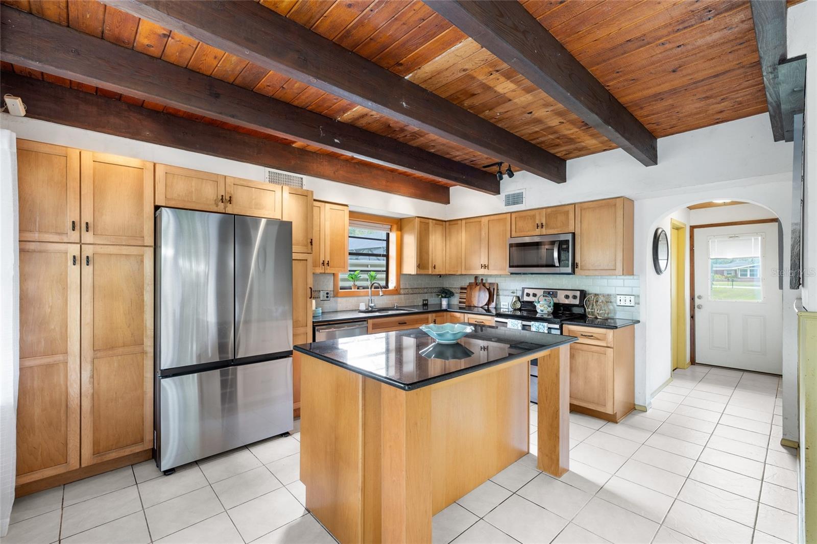 04 LAKES ESTATES - Residential