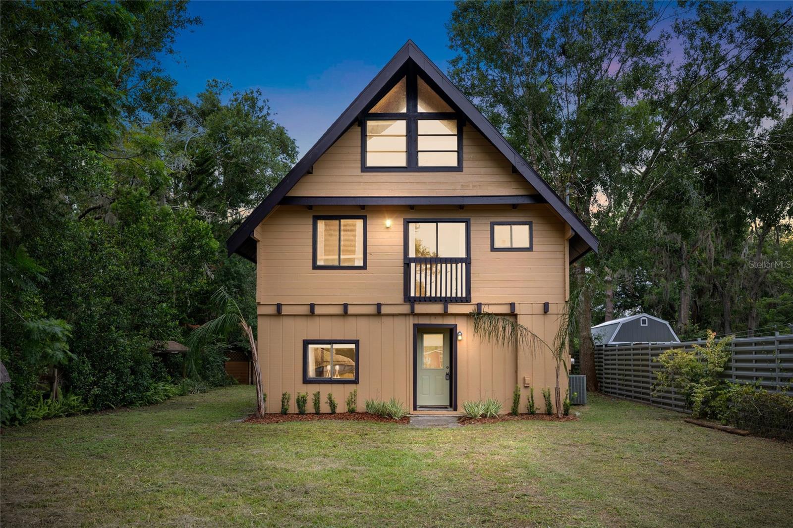 04 LAKES ESTATES - Residential