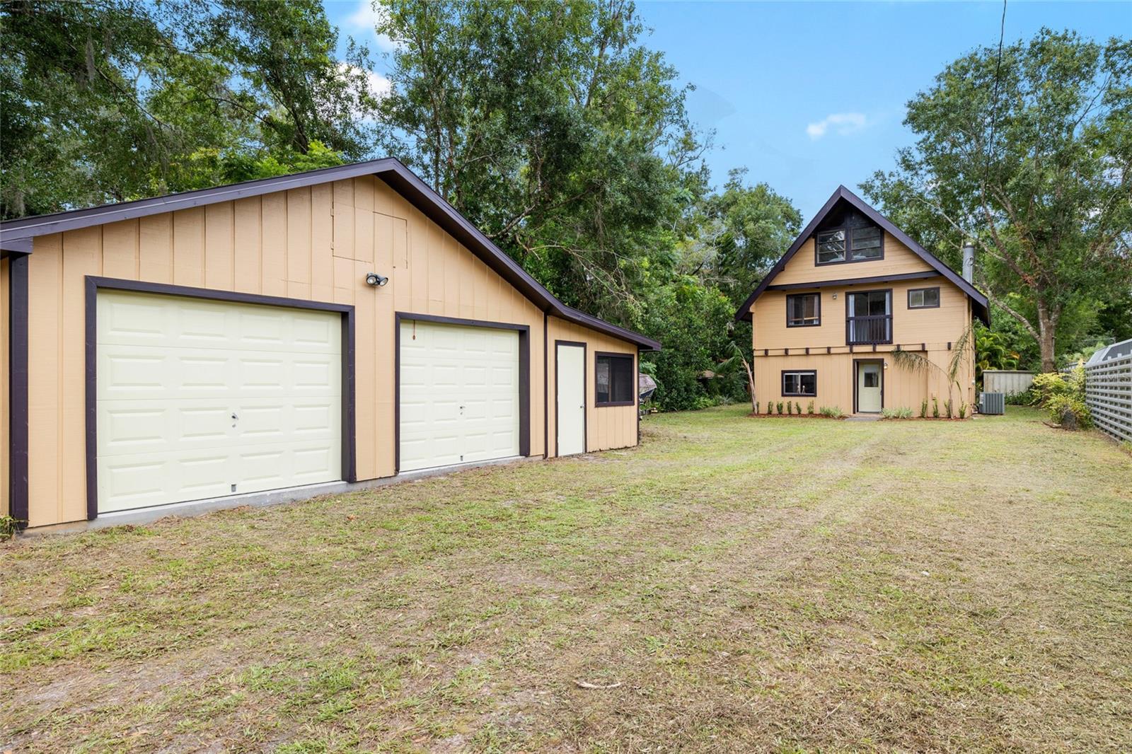 04 LAKES ESTATES - Residential