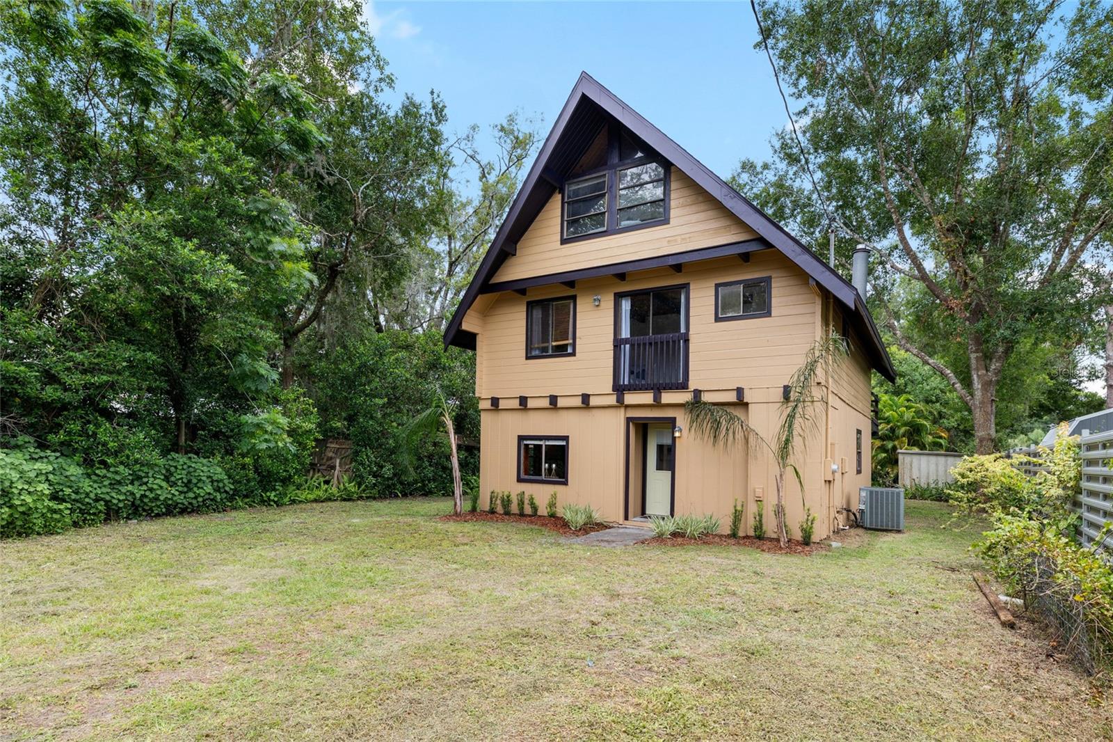04 LAKES ESTATES - Residential