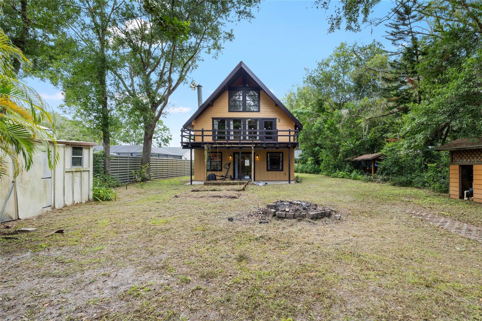 04 LAKES ESTATES - Residential