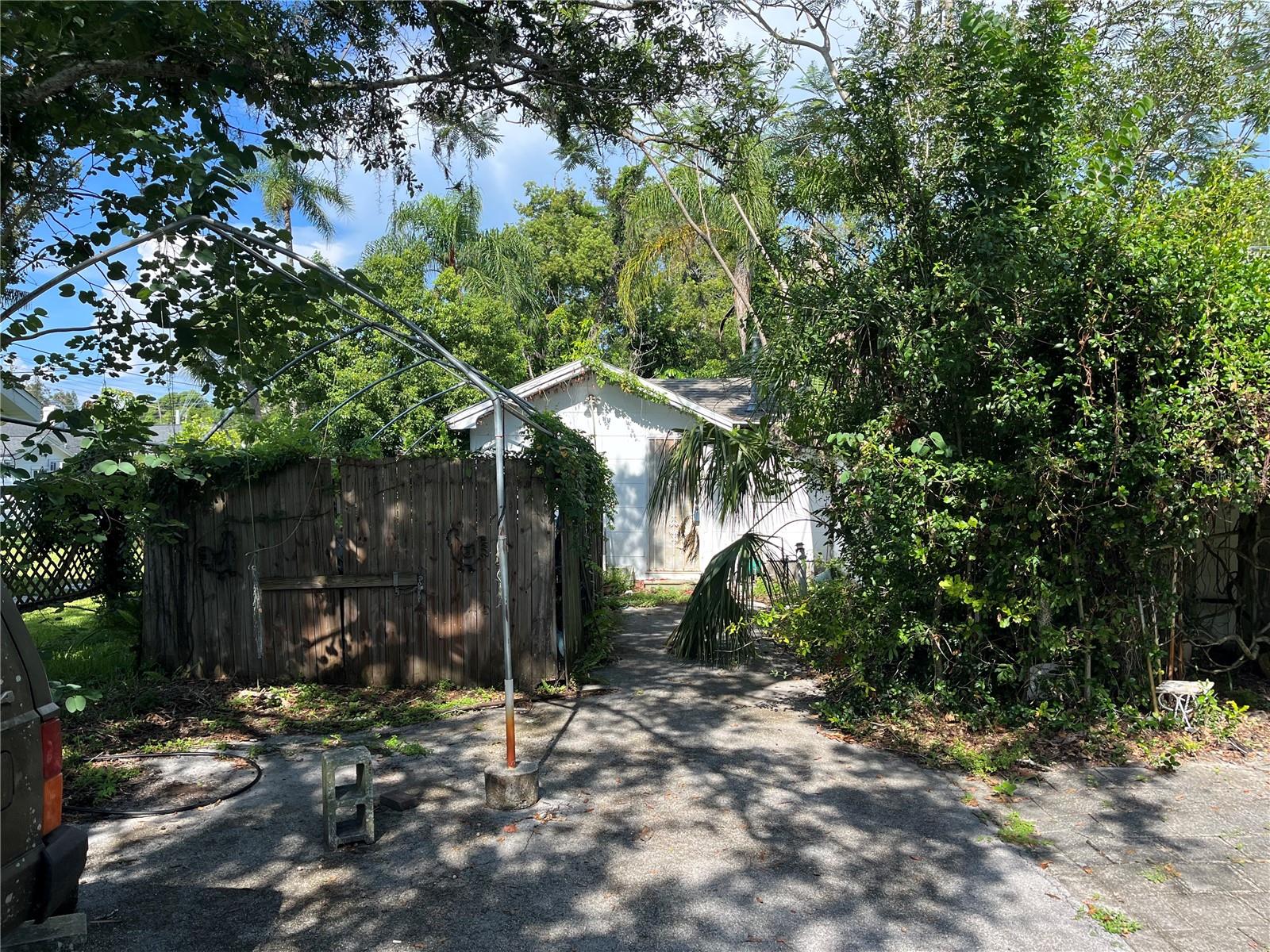 1002 PINEBROOK DRIVE