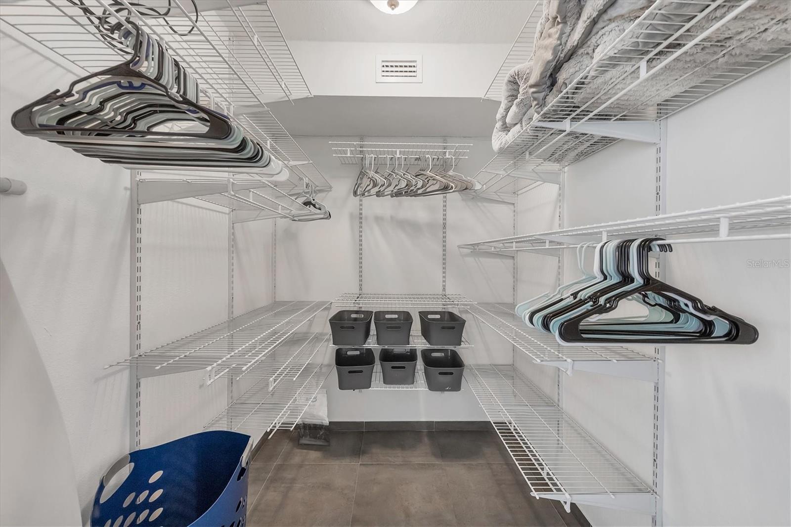 WHISPERING SANDS SEC 6 - Residential Lease