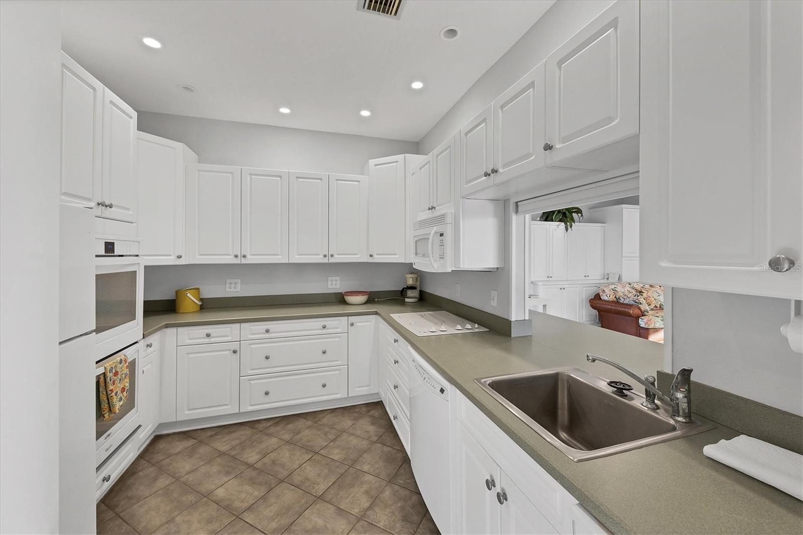 WHISPERING SANDS SEC 6 - Residential Lease