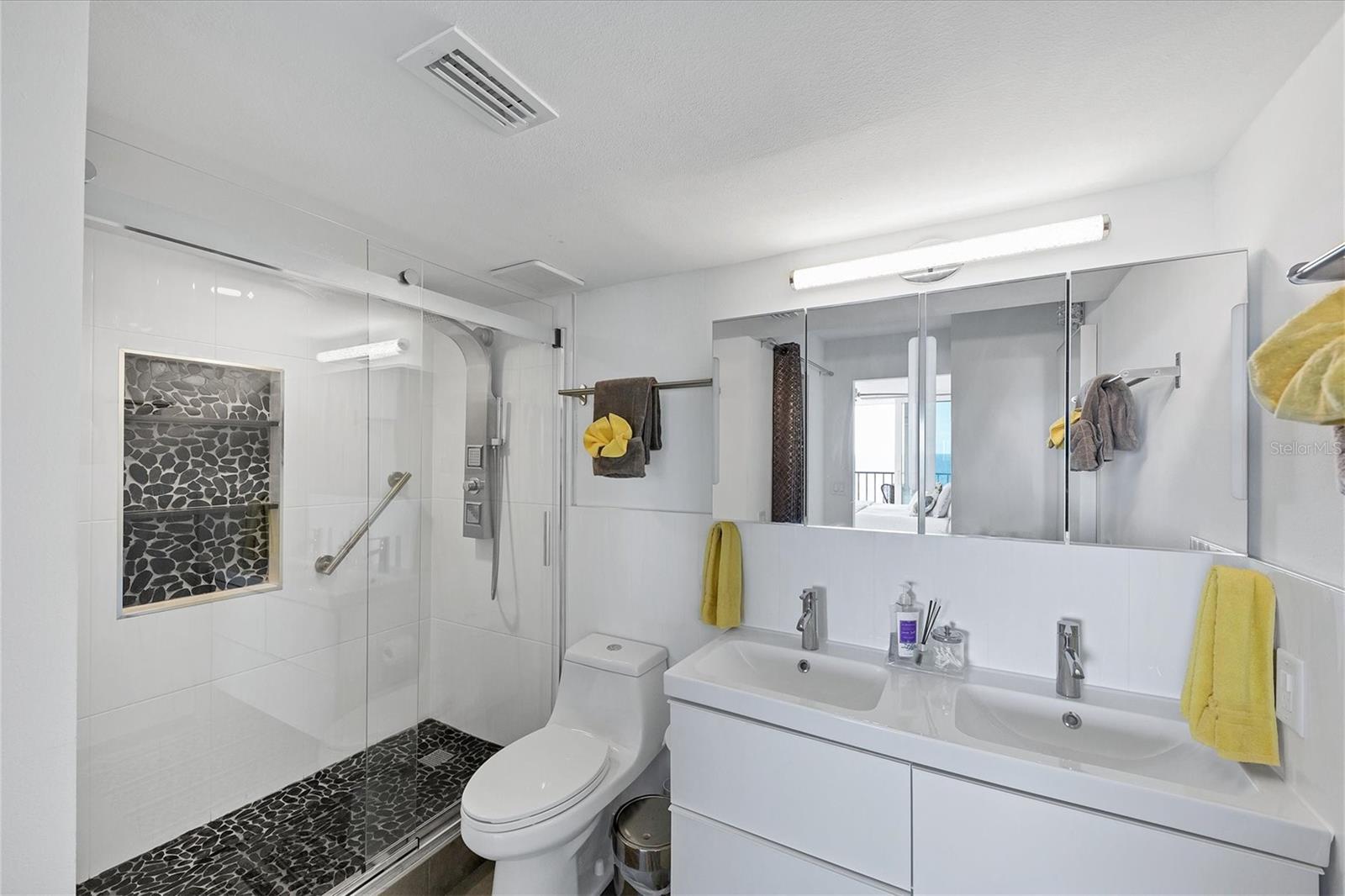 WHISPERING SANDS SEC 6 - Residential Lease