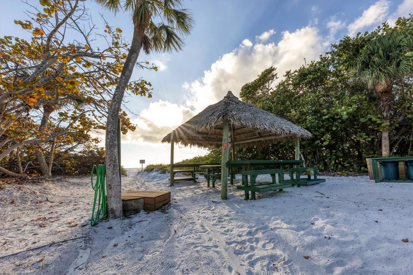 WHISPERING SANDS SEC 6 - Residential Lease