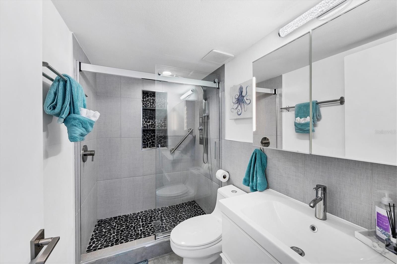 WHISPERING SANDS SEC 6 - Residential Lease