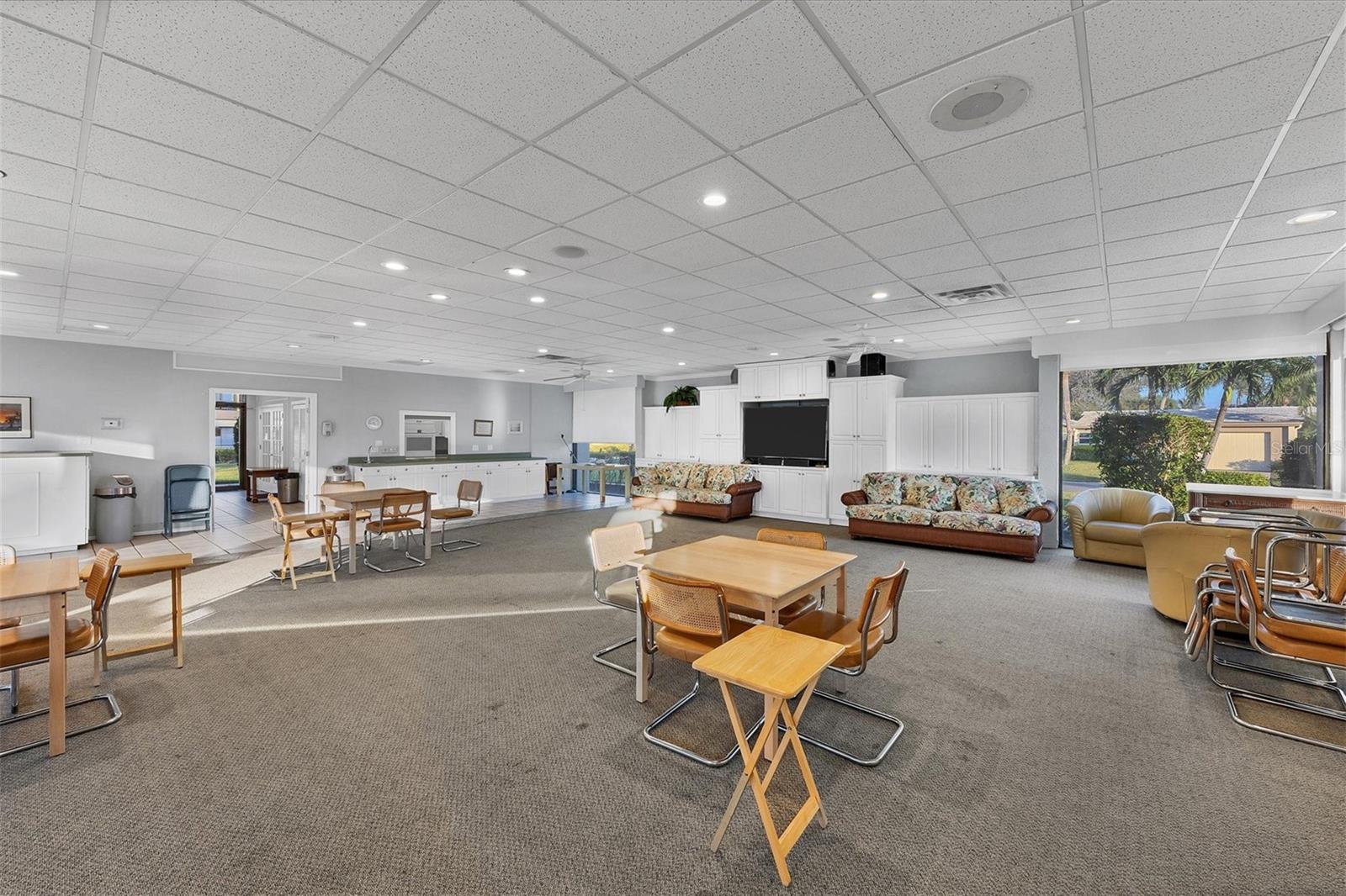 WHISPERING SANDS SEC 6 - Residential Lease