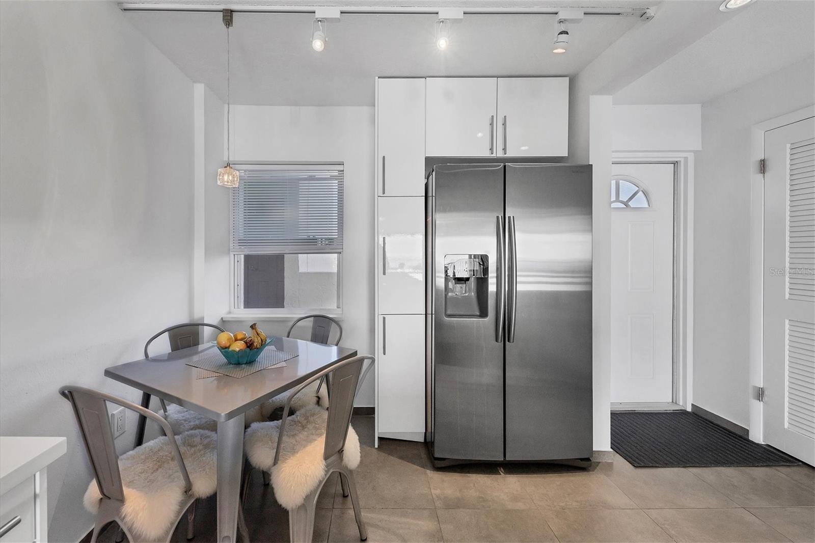 WHISPERING SANDS SEC 6 - Residential Lease