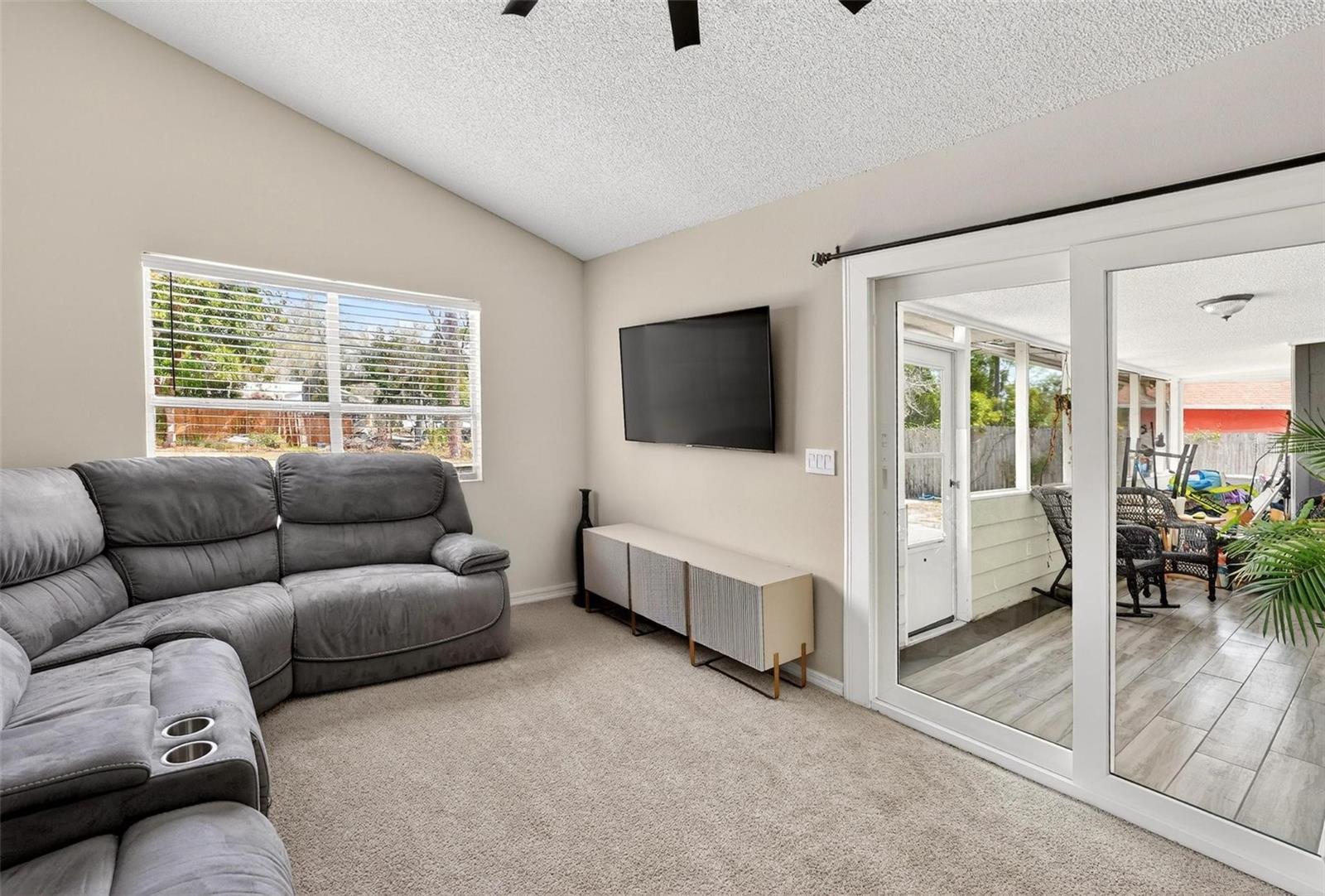 DELTONA LAKES UN 44 - Residential