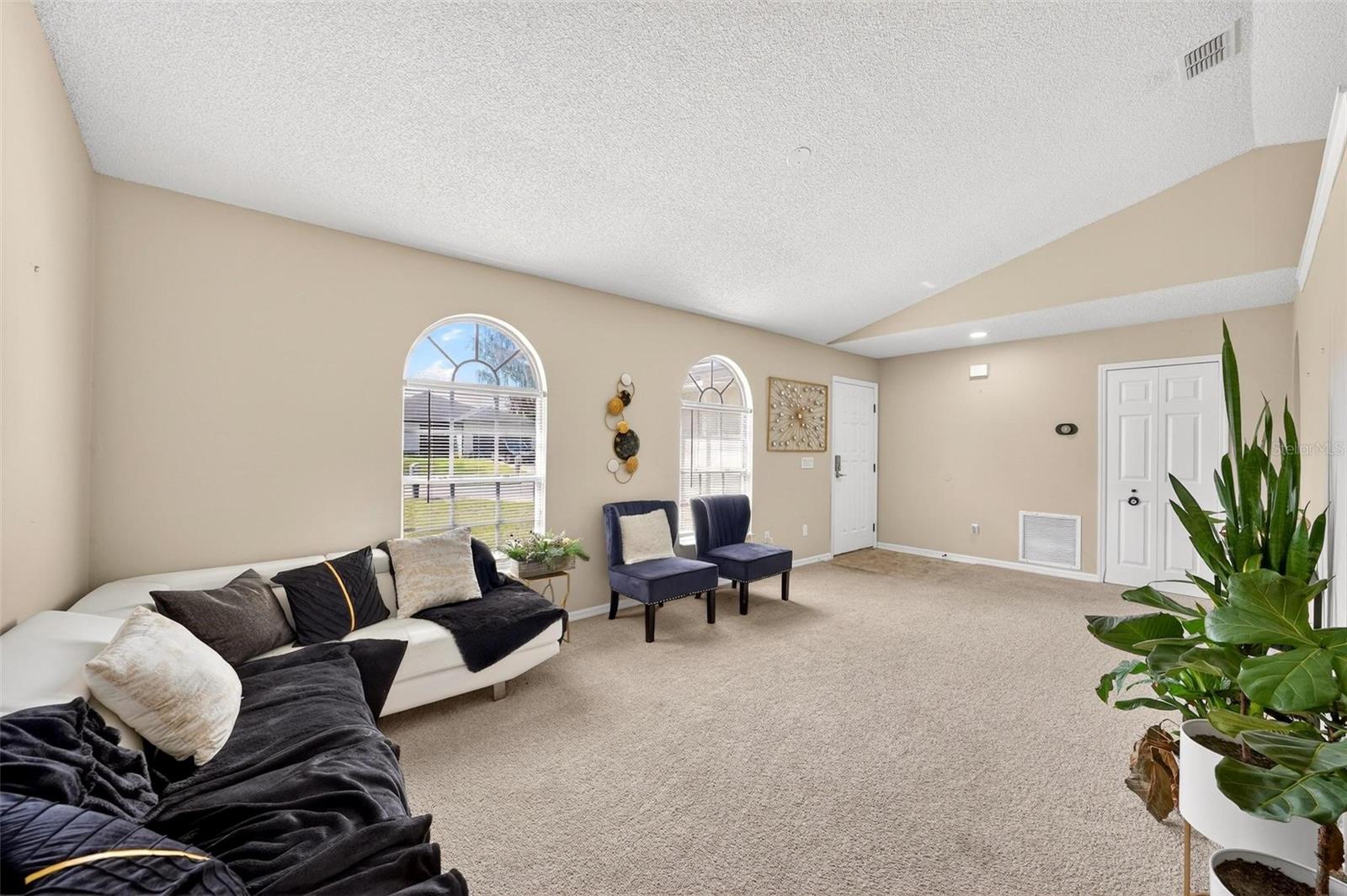 DELTONA LAKES UN 44 - Residential