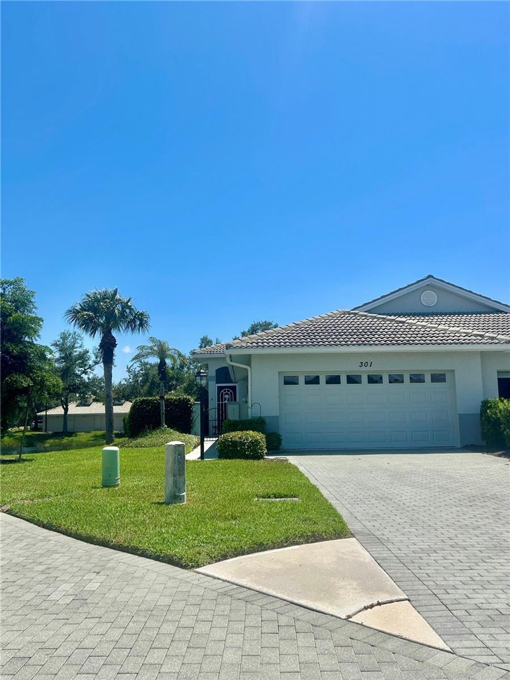 Photo of 301 Reclinata Circle, Venice, FL 34292 (MLS # A4663957)