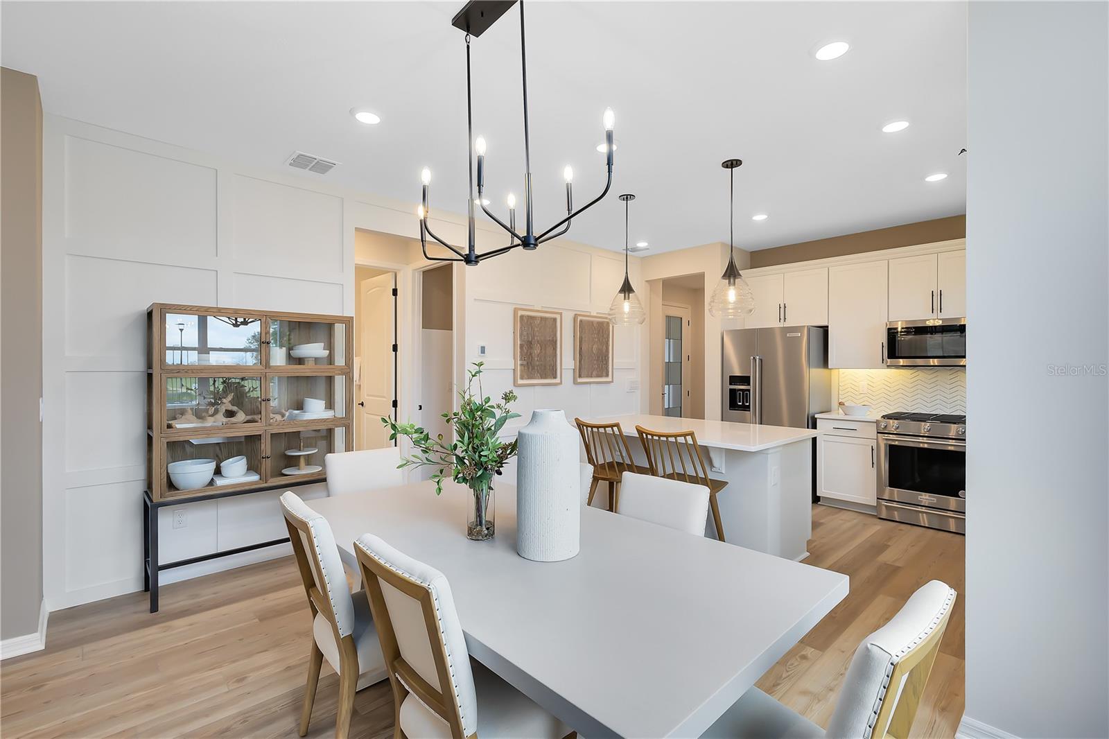 DEL WEBB TWIN LAKES - Residential