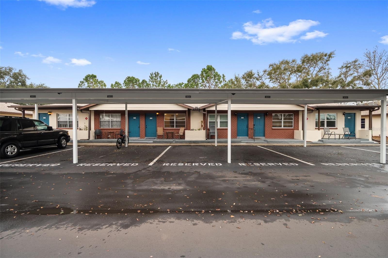 HILL CREST VILLAS - Residential