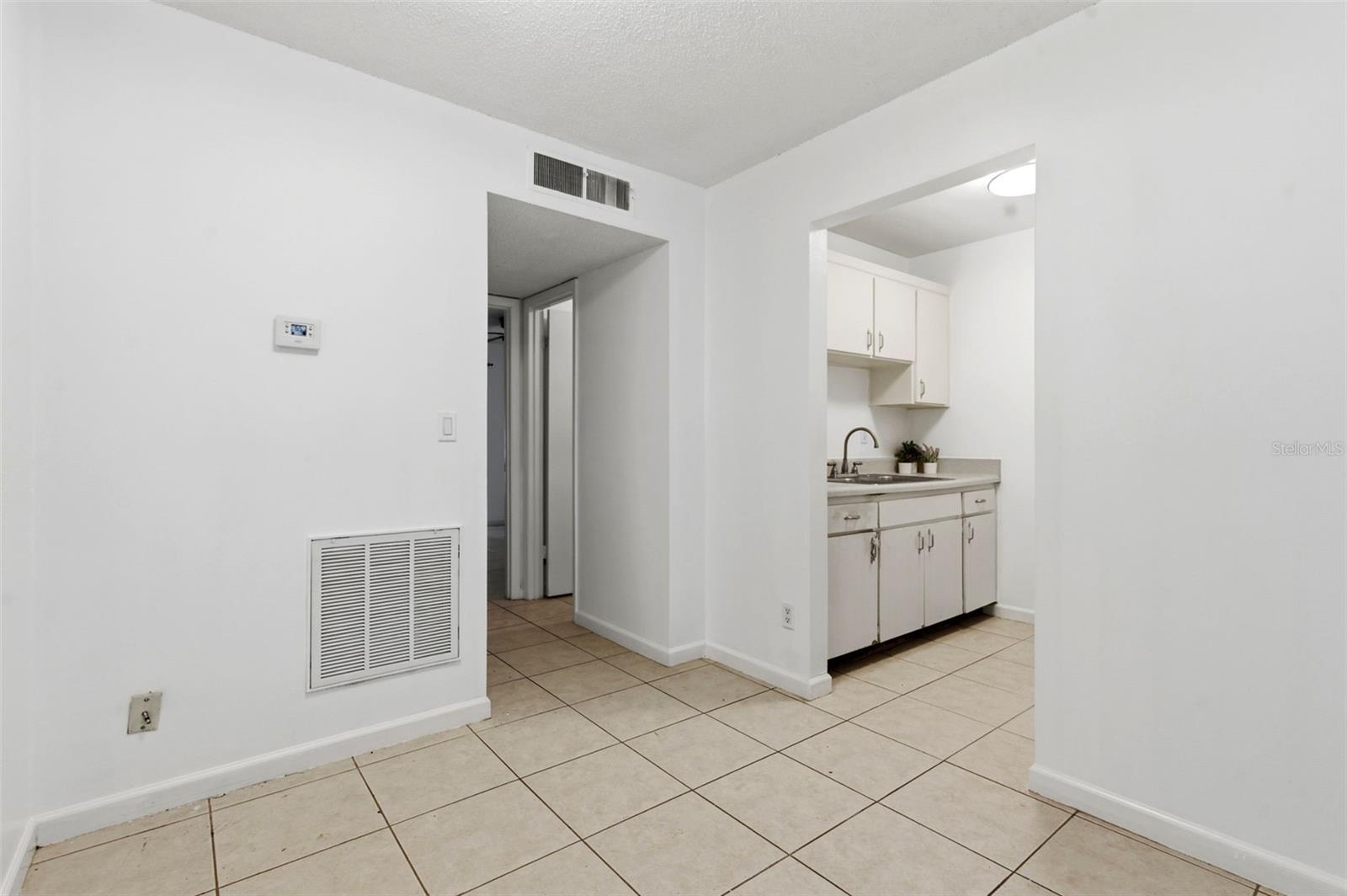 HILL CREST VILLAS - Residential