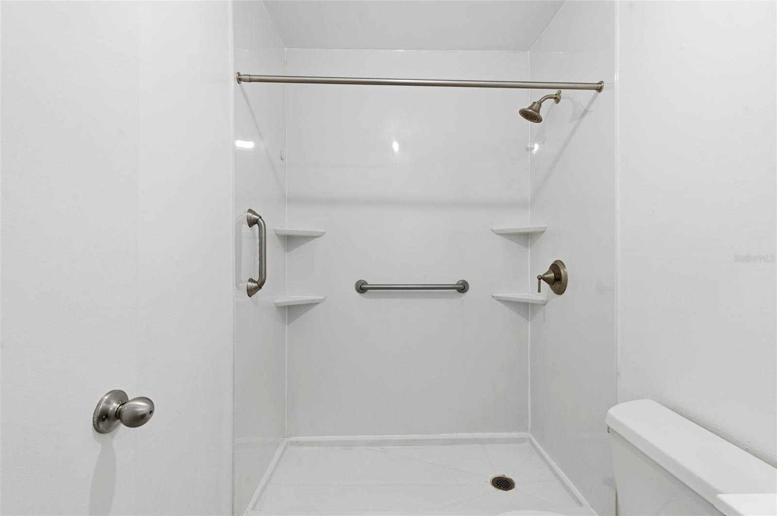 HILL CREST VILLAS - Residential