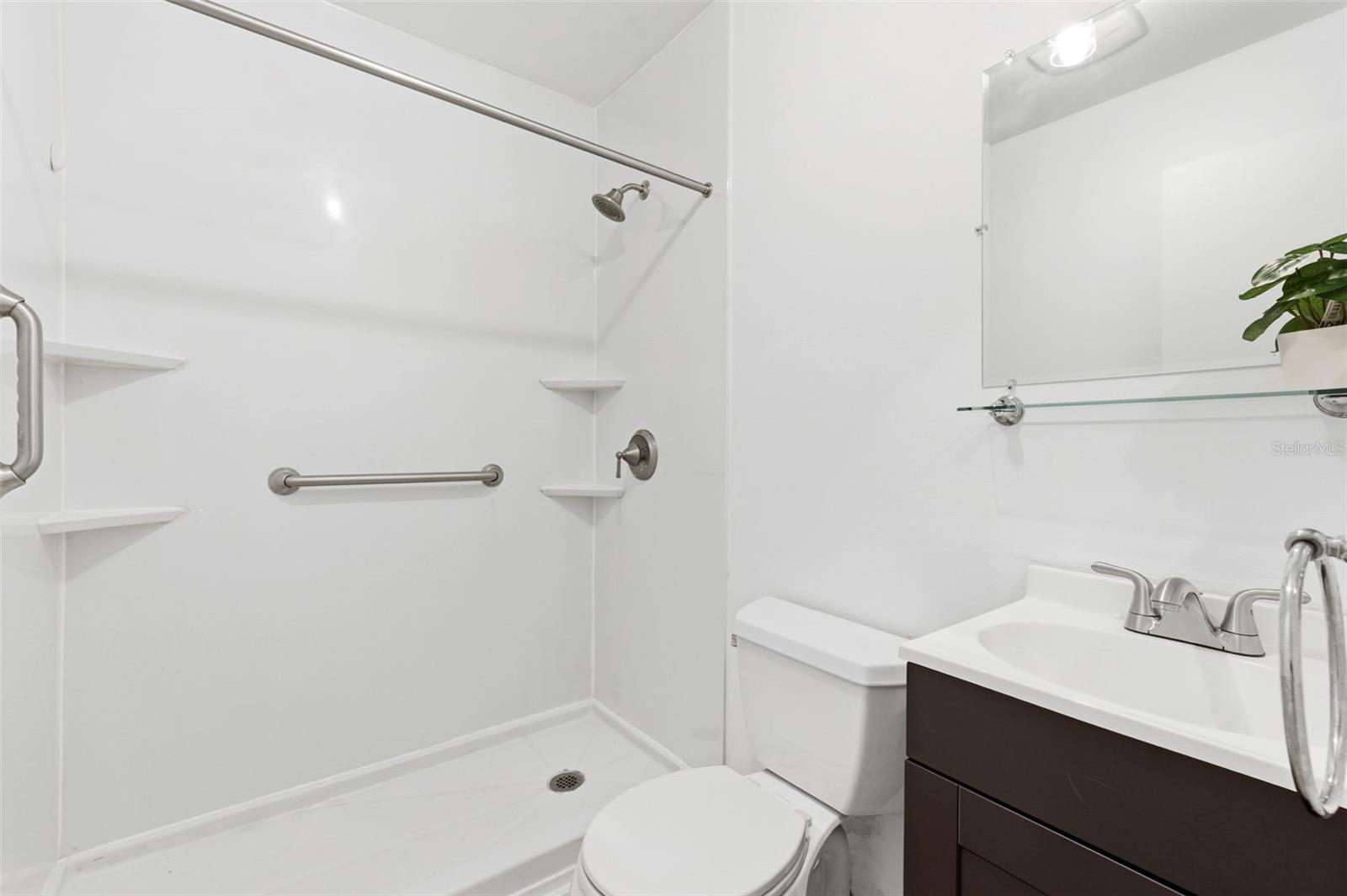 HILL CREST VILLAS - Residential