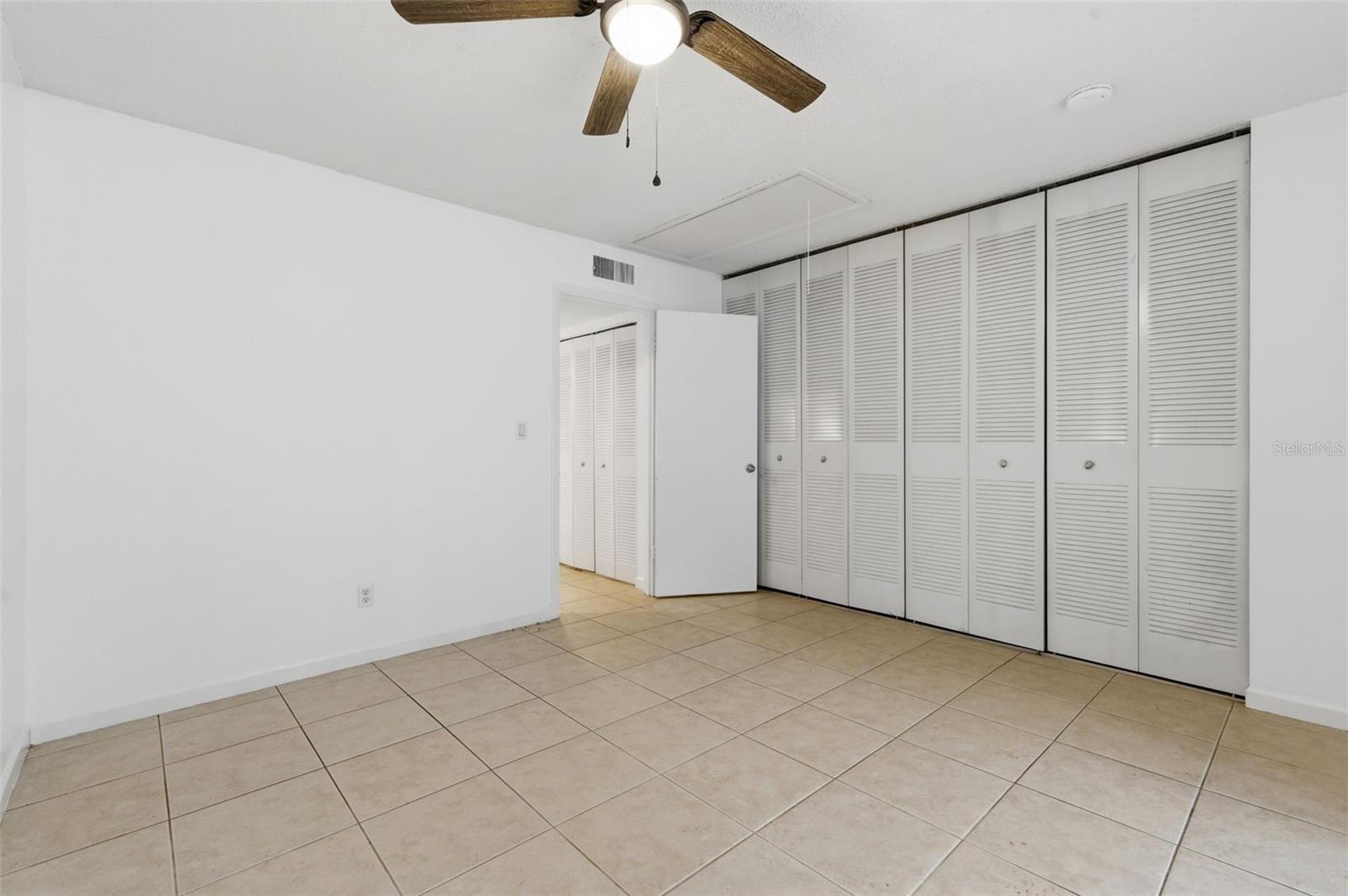 HILL CREST VILLAS - Residential