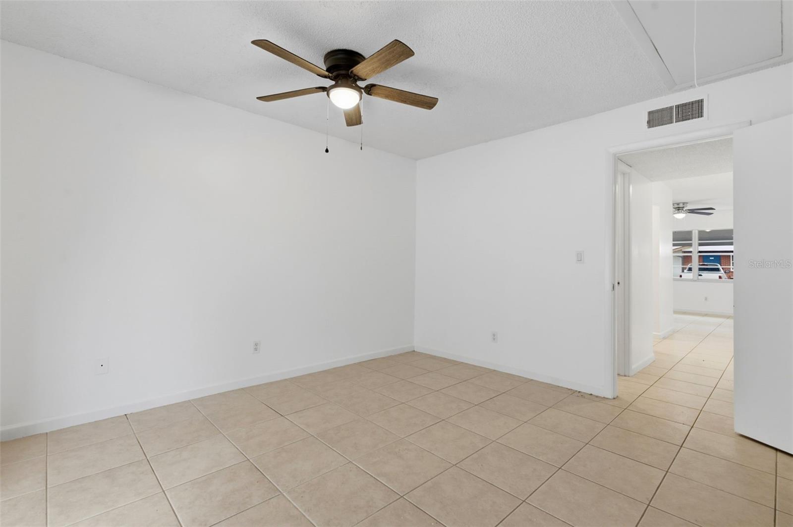 HILL CREST VILLAS - Residential