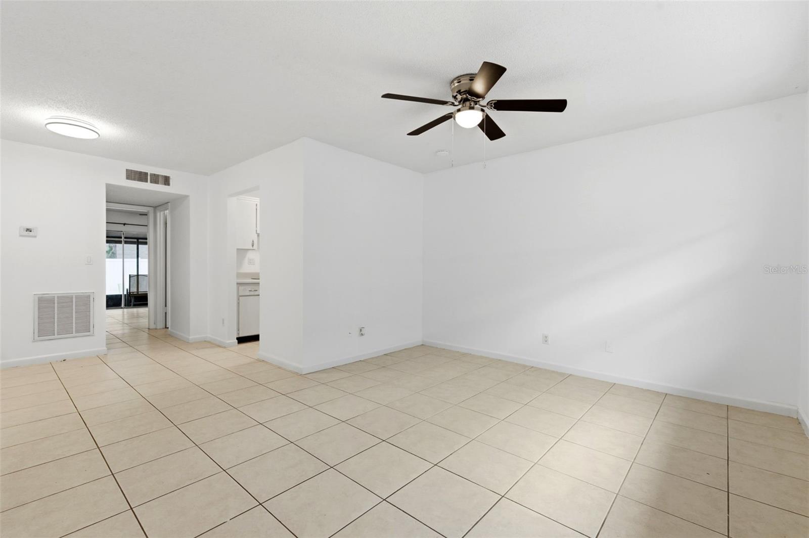 HILL CREST VILLAS - Residential